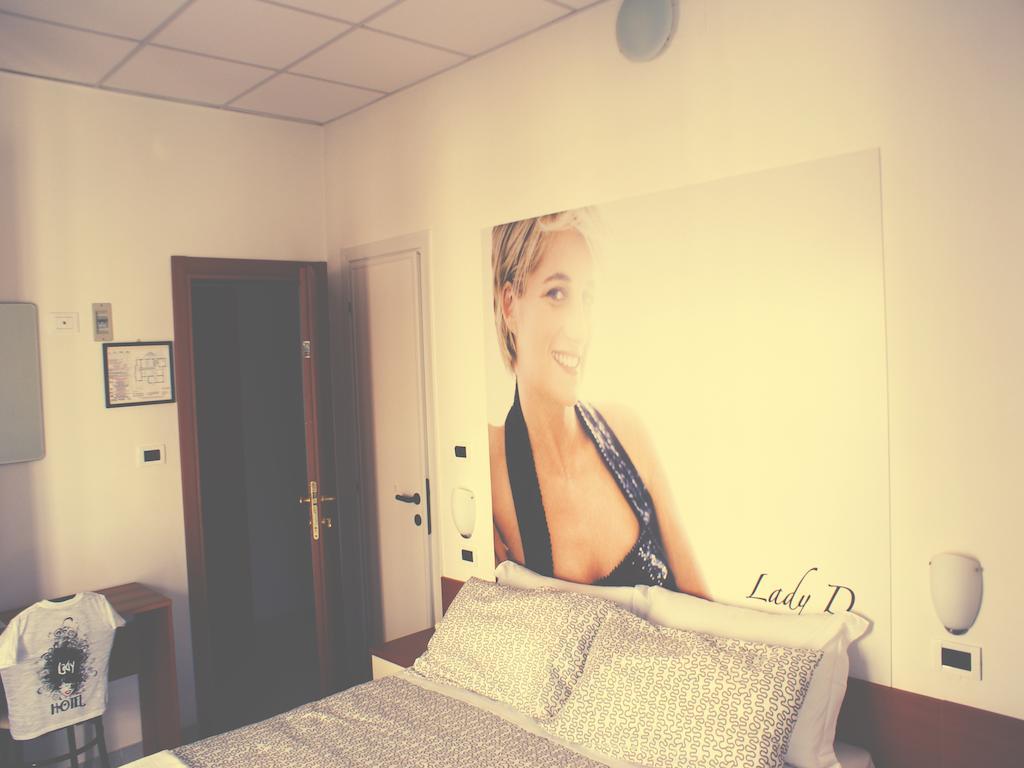 Hotel Lady Rimini Exterior photo